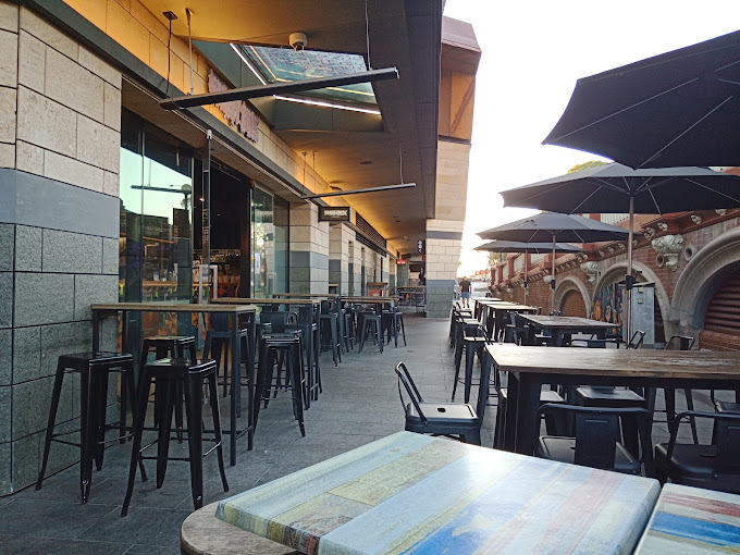 Street Eats Eatery