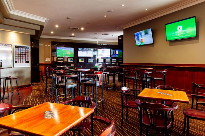 Crown Hotel Revesby