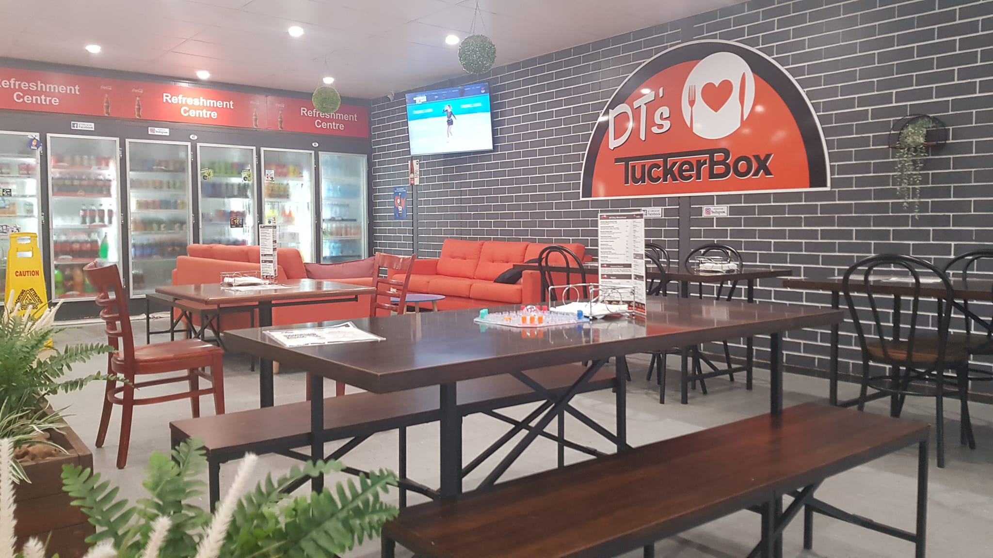 DT's Tuckerbox
