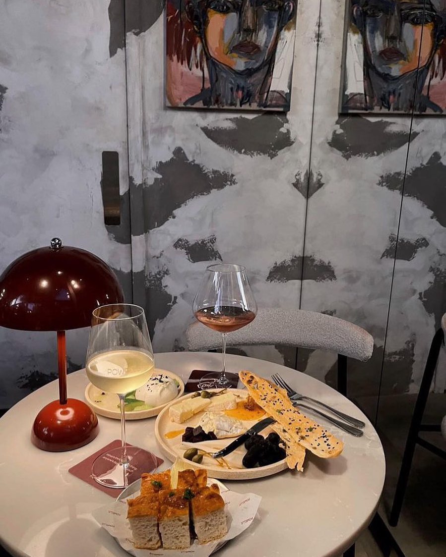 Powells Fromagerie & Wine Bar