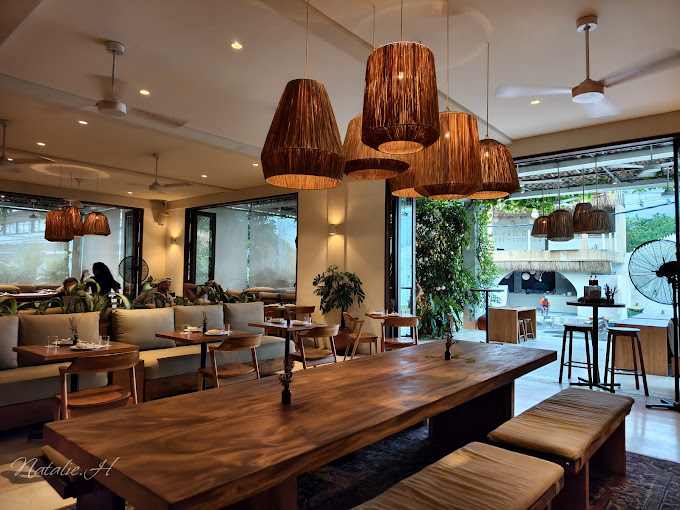 M. MASON. Bar | Grill Uluwatu