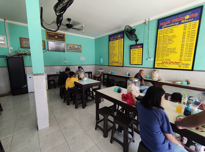Nasi Tempong Condong Raos