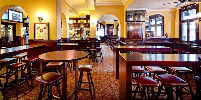 Rag & Famish Hotel