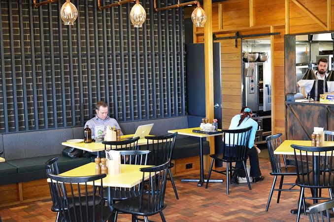 40 West Cafe and Bar