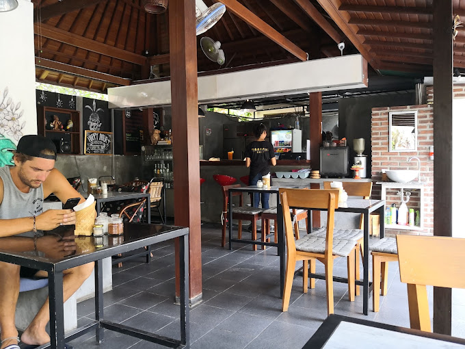 Manas Cafe 1