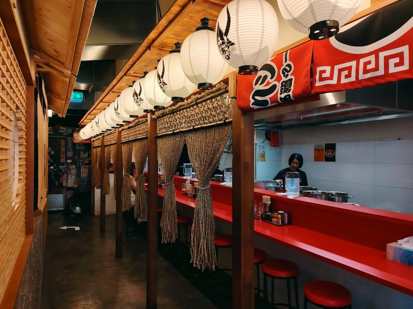 Ginza Nana Alley (銀座七丁目劇場)