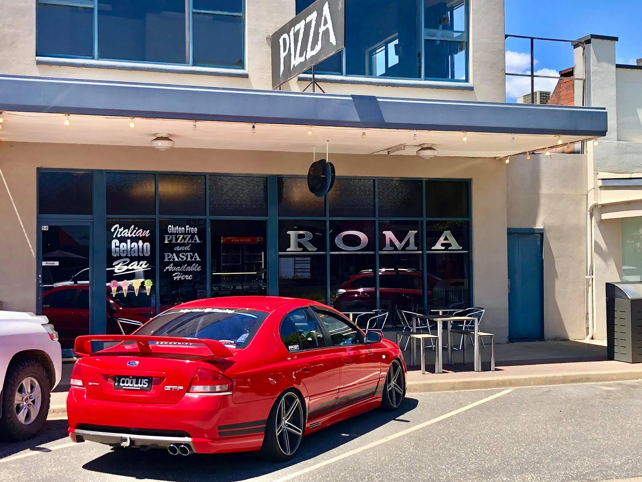 Roma Pizzeria Kafe