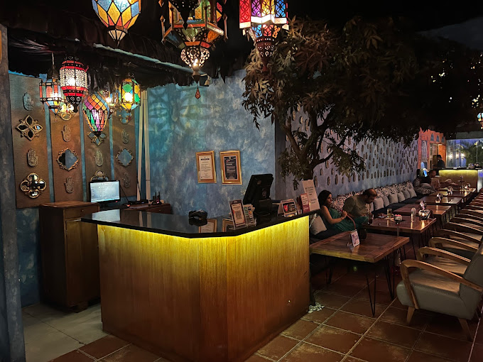 Shisha Cafe مطعم عربي/ شيشة(مطعم و مقهى شيشة)