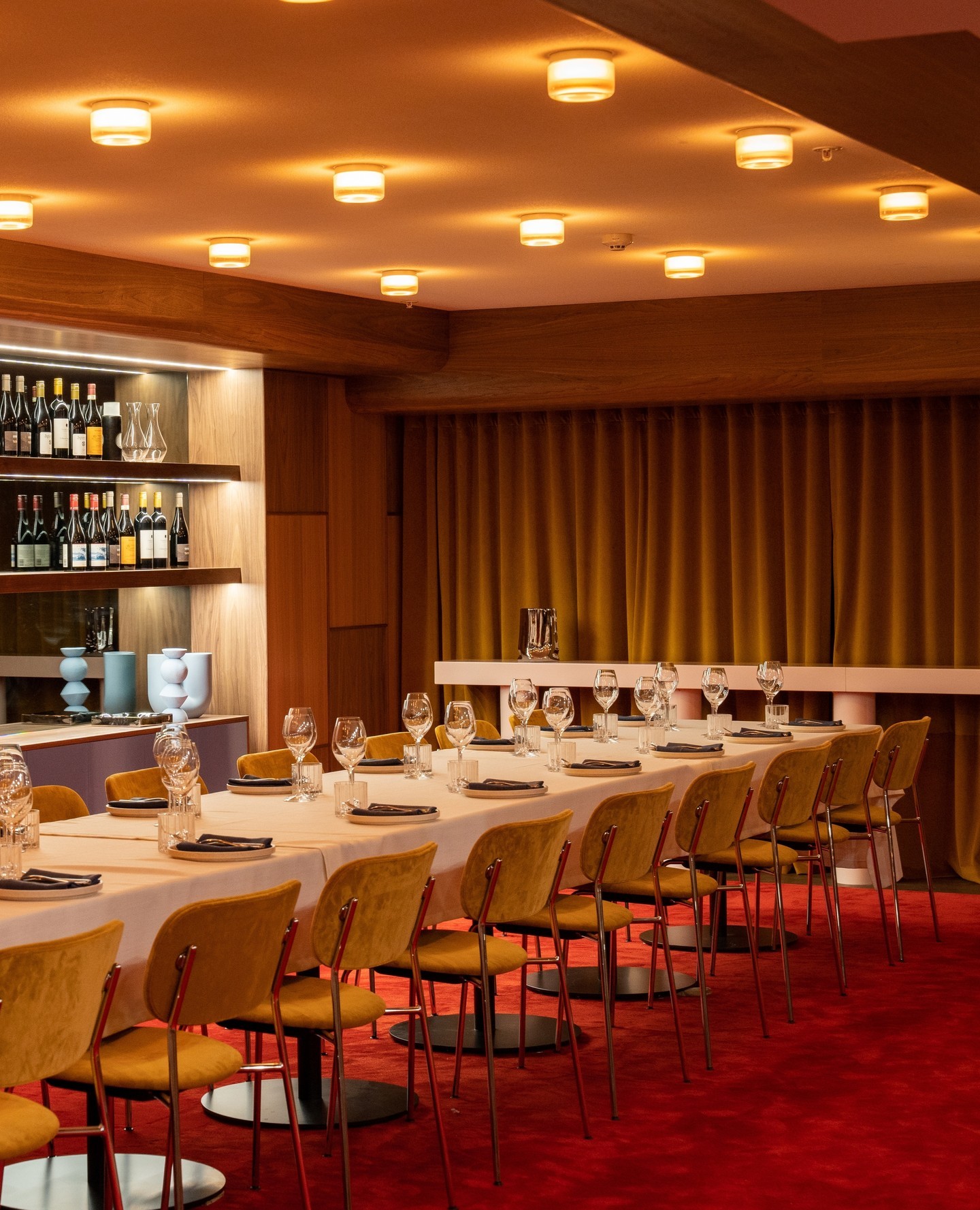 Fugazzi Bar & Dining Room