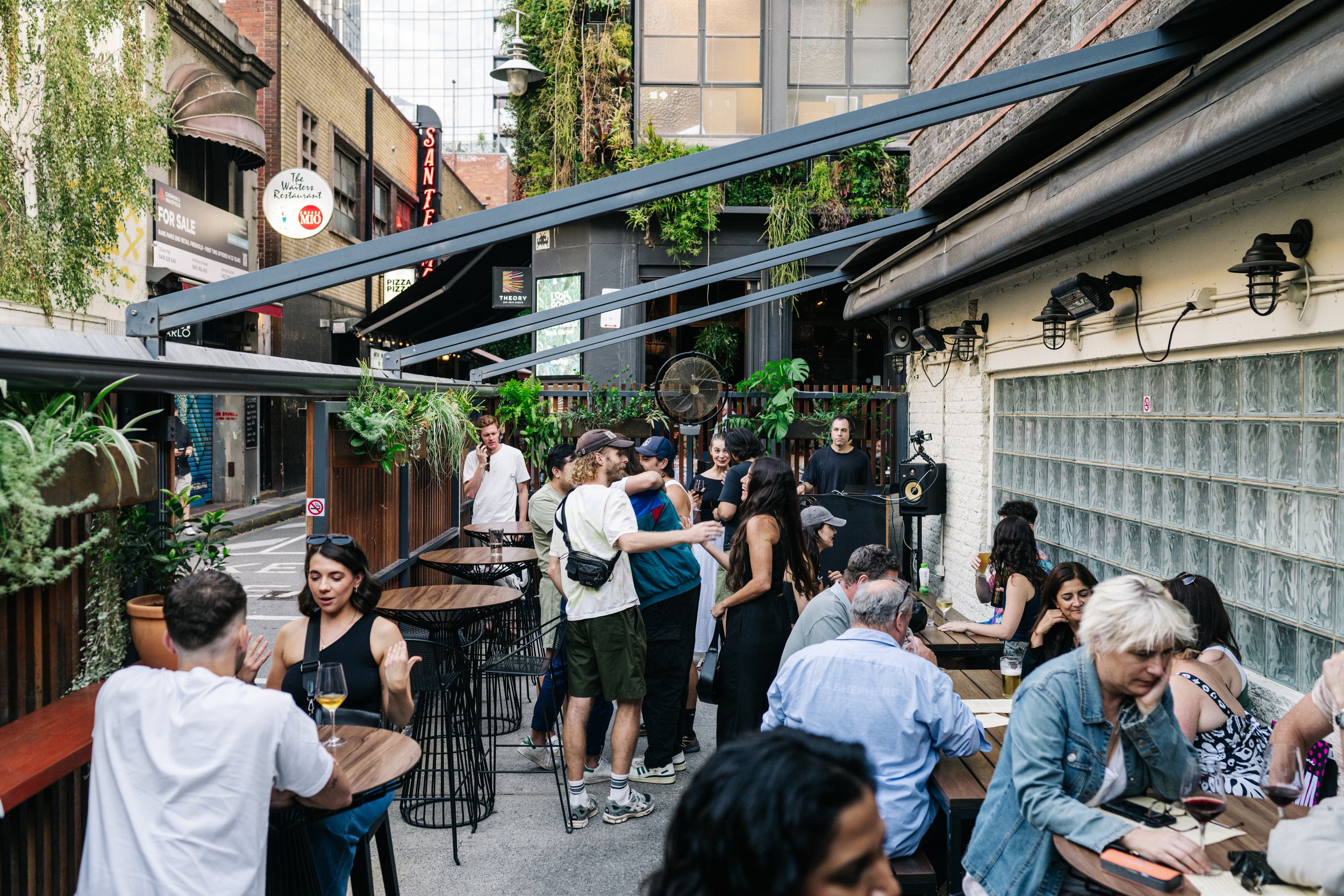 Lane’s Edge Wine Bar