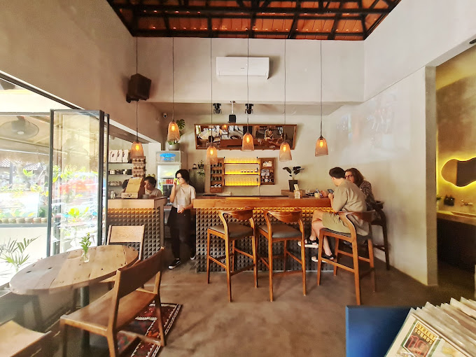 Long Play coffee & wine