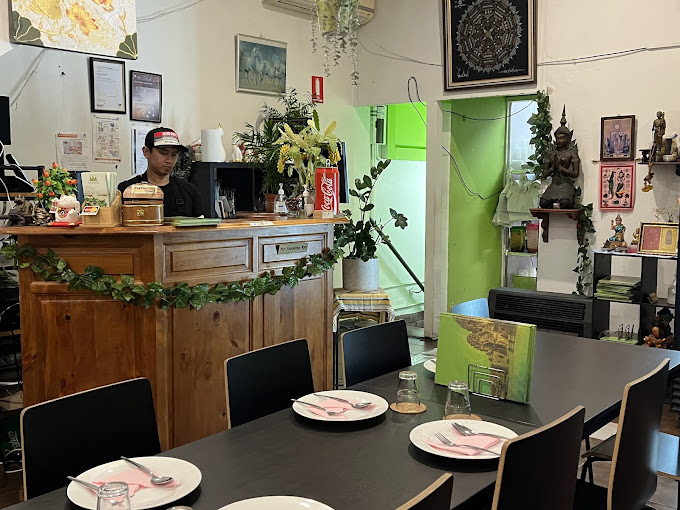 Mae Moon Thai Restaurant