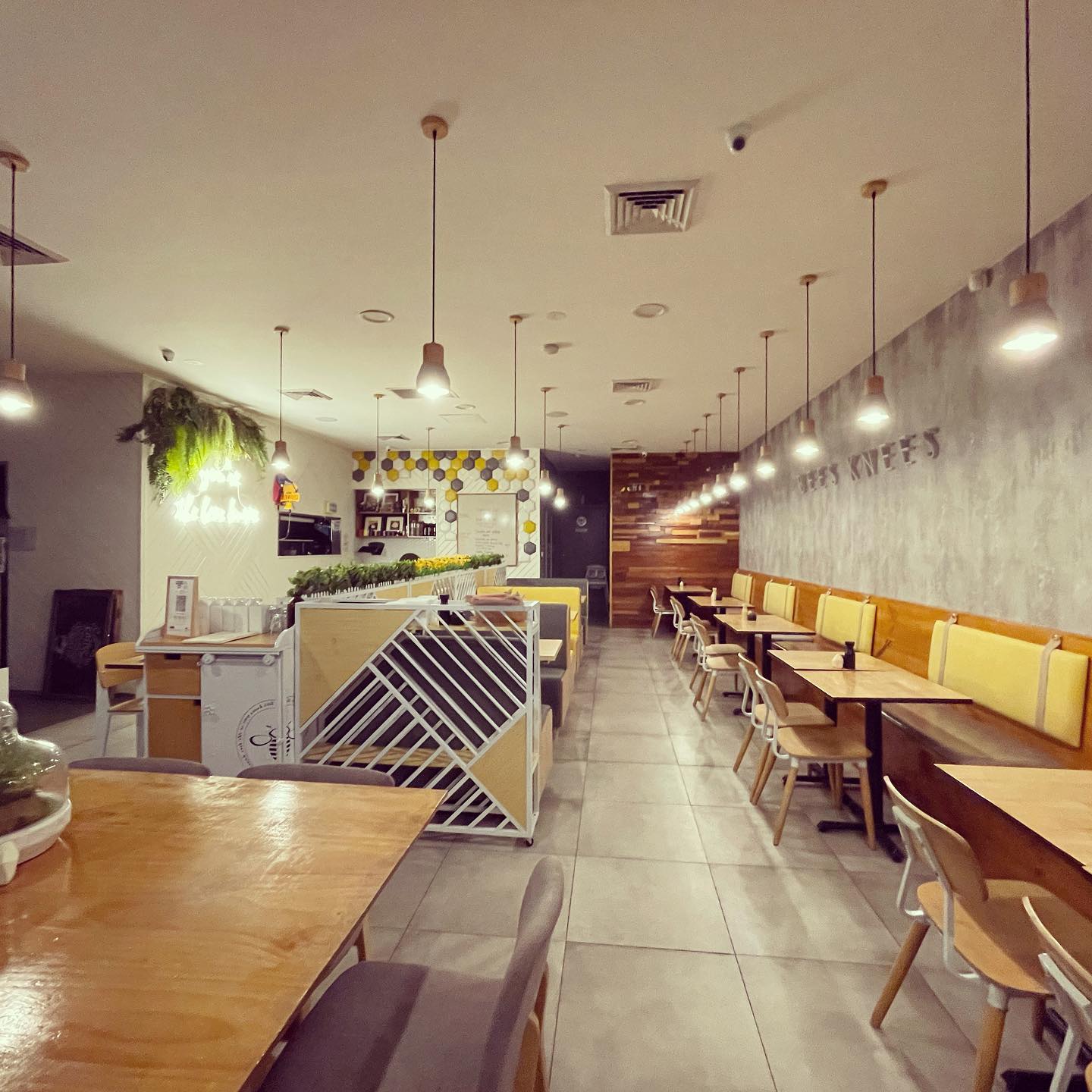 Bees Knees Cafe