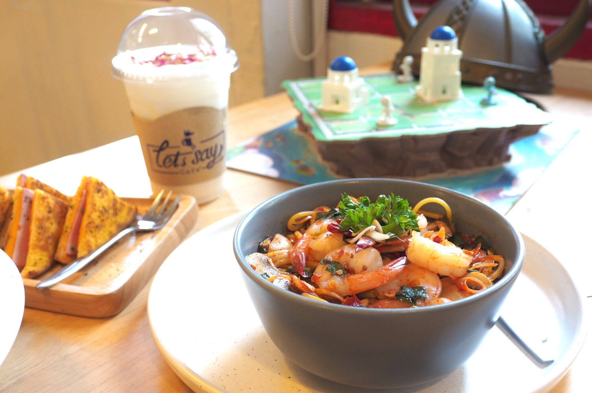 Let's Say Café
