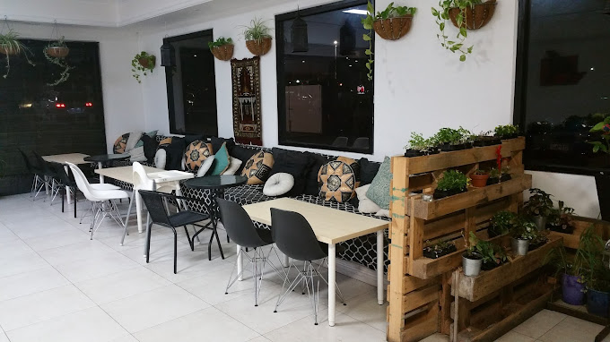 Hikky's Babylon Cafe and Grill