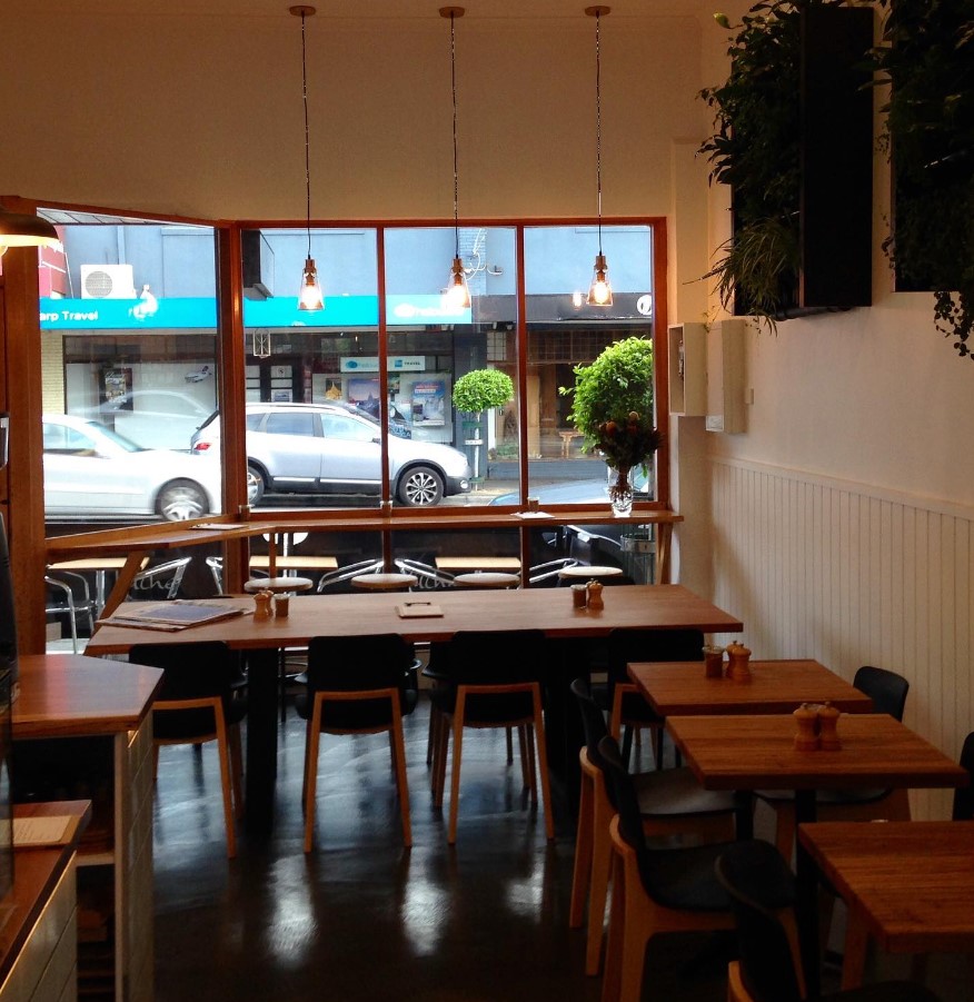 Kuche, Kew East