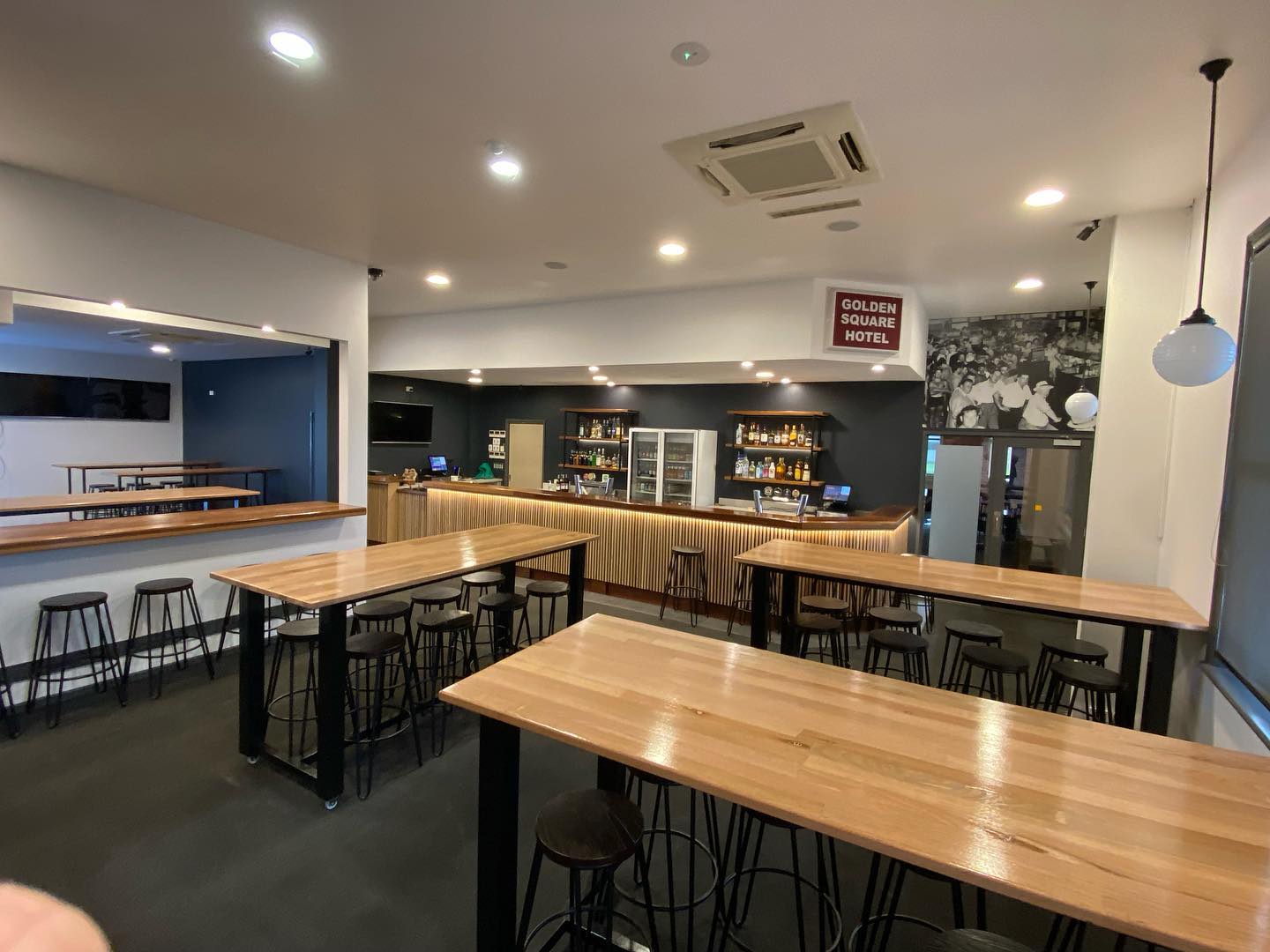 Golden Square Hotel
