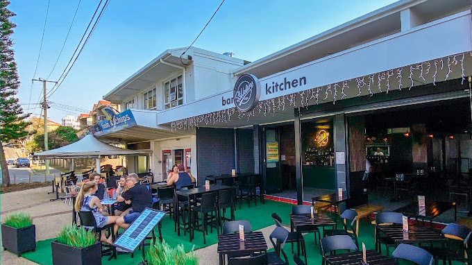 St Helens Bar & Burgers @Kirra Beach
