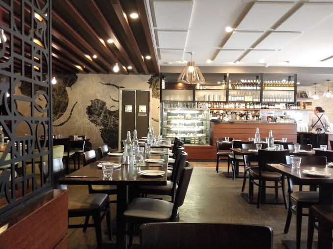 Vics Food & Wine