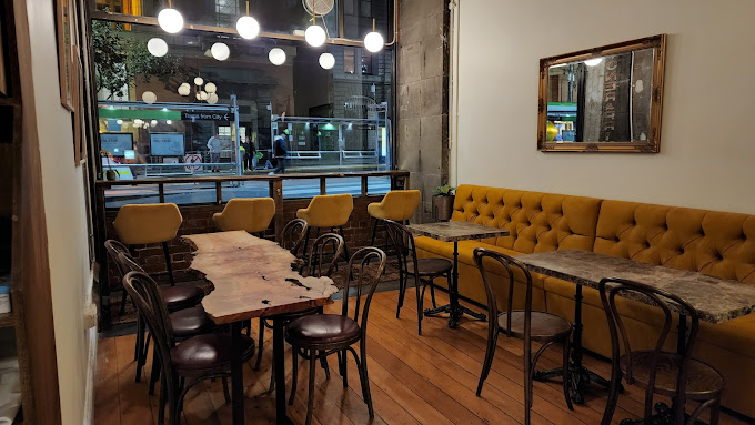 V Wine Salon