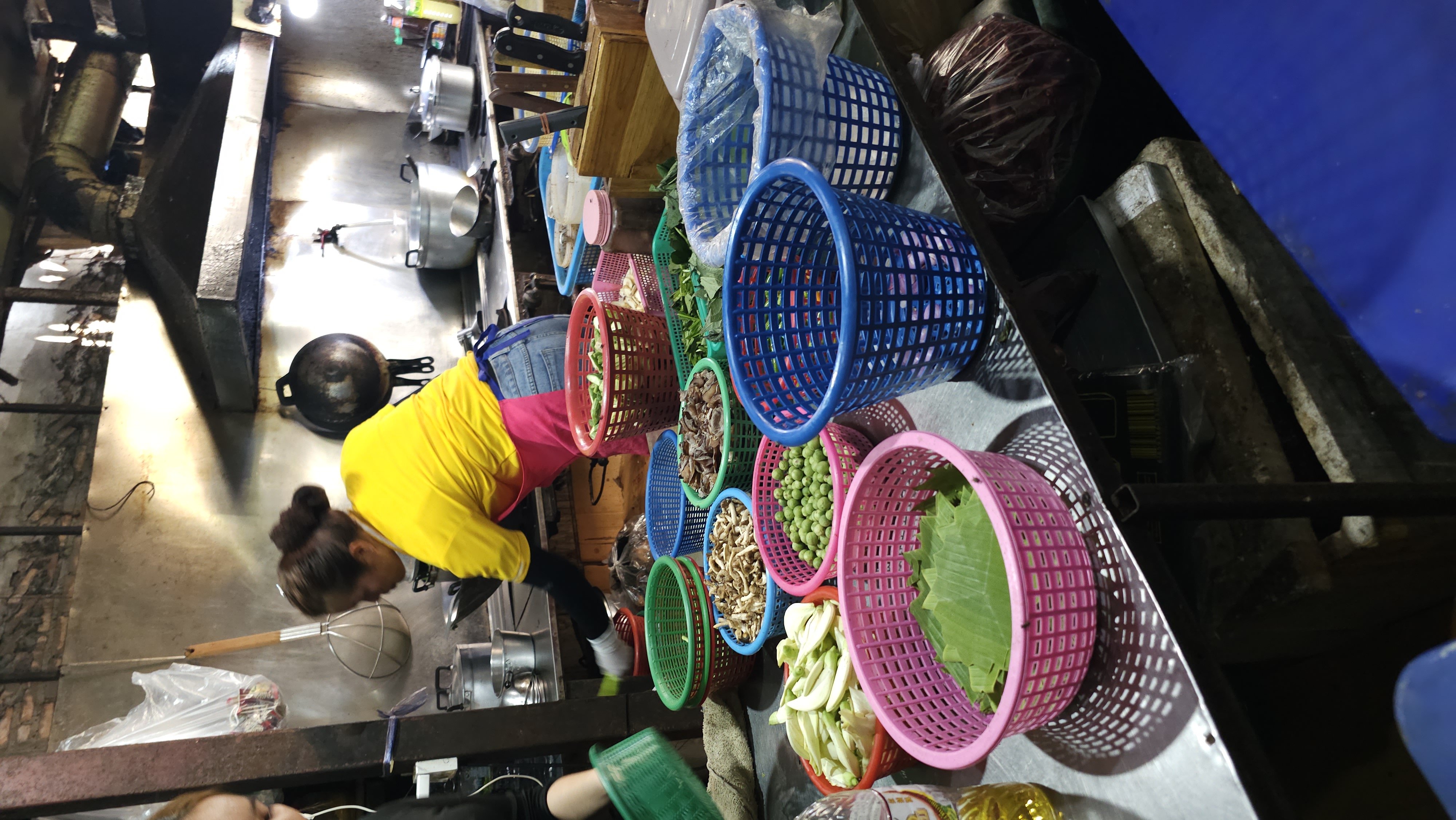 Ban Khn Meuxng (บ้านคนเมือง)