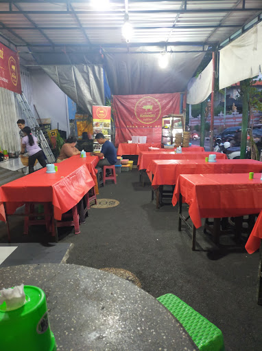 Warung Babi Guling Bu Dayu Kencani