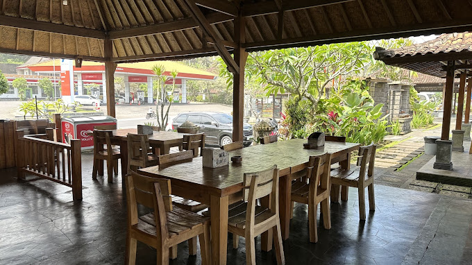 Warung Pantai: Beach Restaurant & Rest Area