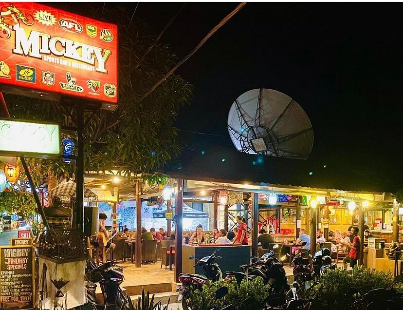 Mickeys Sports Bar & Restaurant