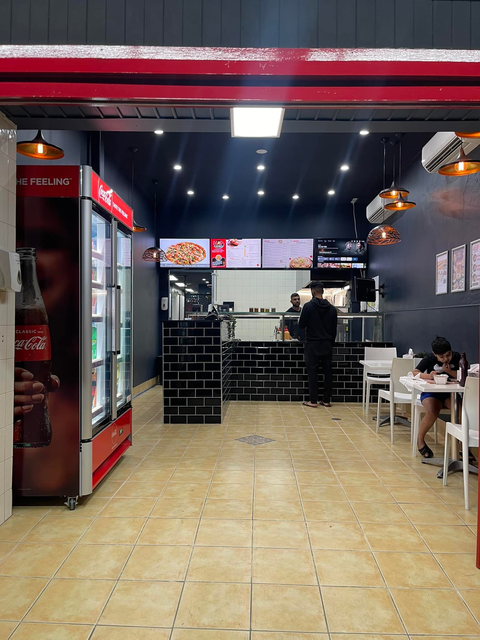 Mad Toppings Riverstone