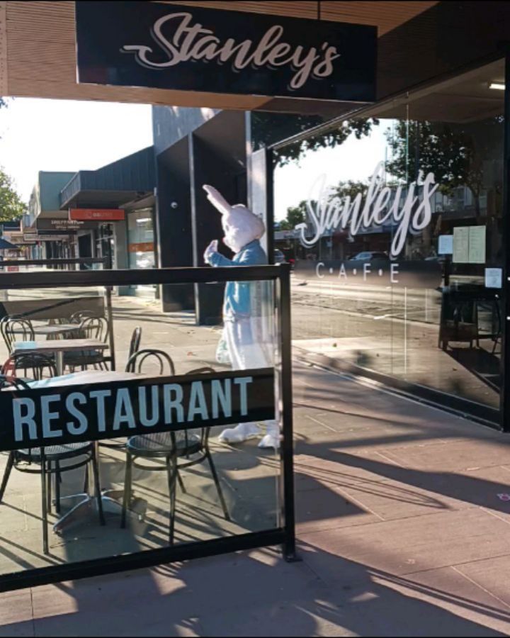 Stanley's Cafe / Restaurant