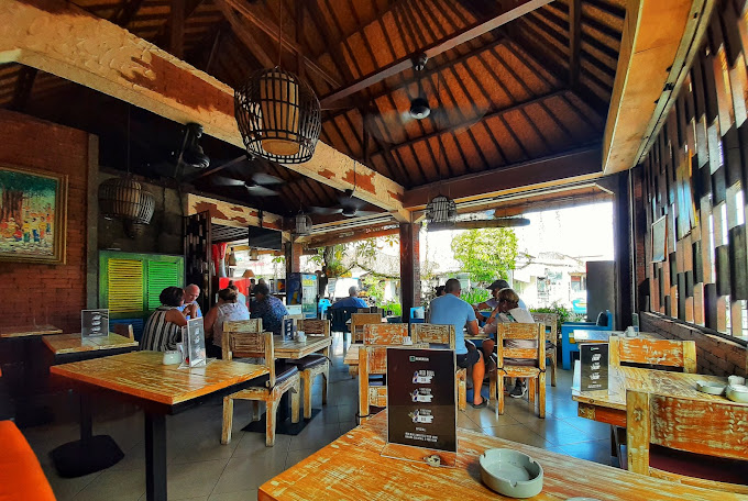 Warung Pengkola