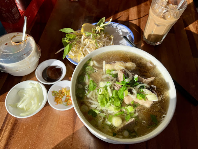 Pho Hong Tam