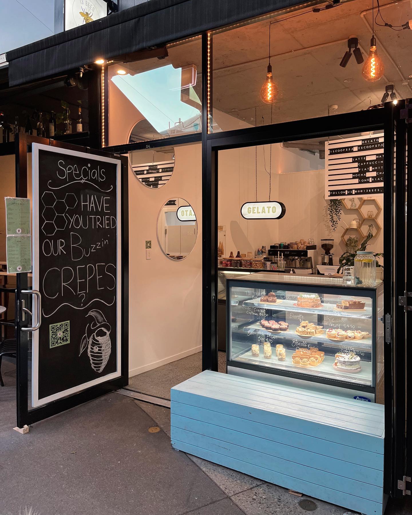 13 Bees Bakery