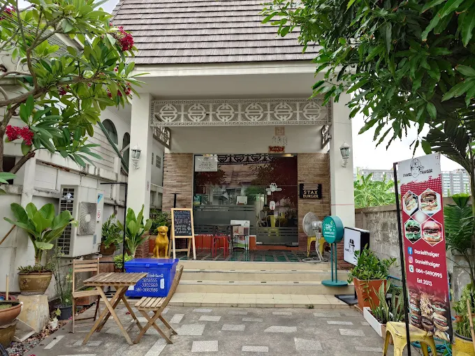 Daniel Thaiger Burger hub & STAX burger