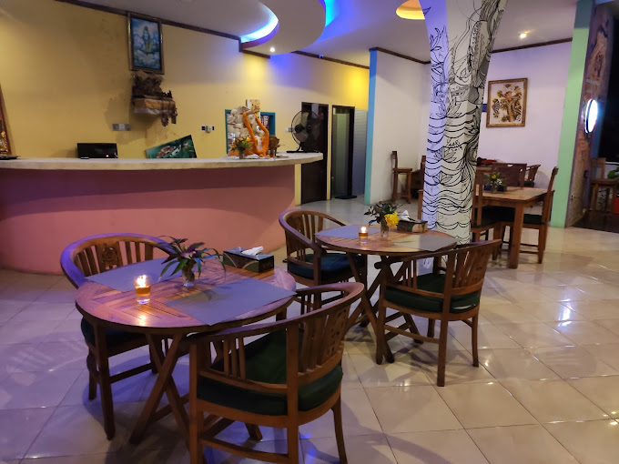 G_Pan Corner Bar and Grill Lembongan