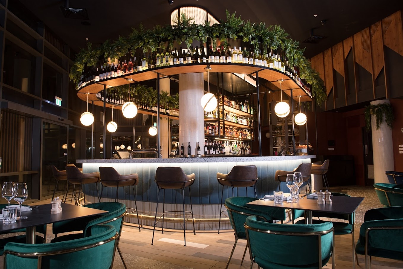 Saros Bar & Dining
