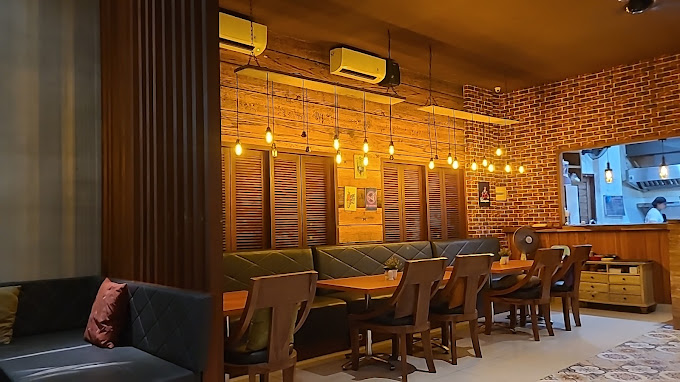 MAMA KRISNA 2 - COFFEE & KITCHEN, BREAKFAST, LUNCH & DINNER