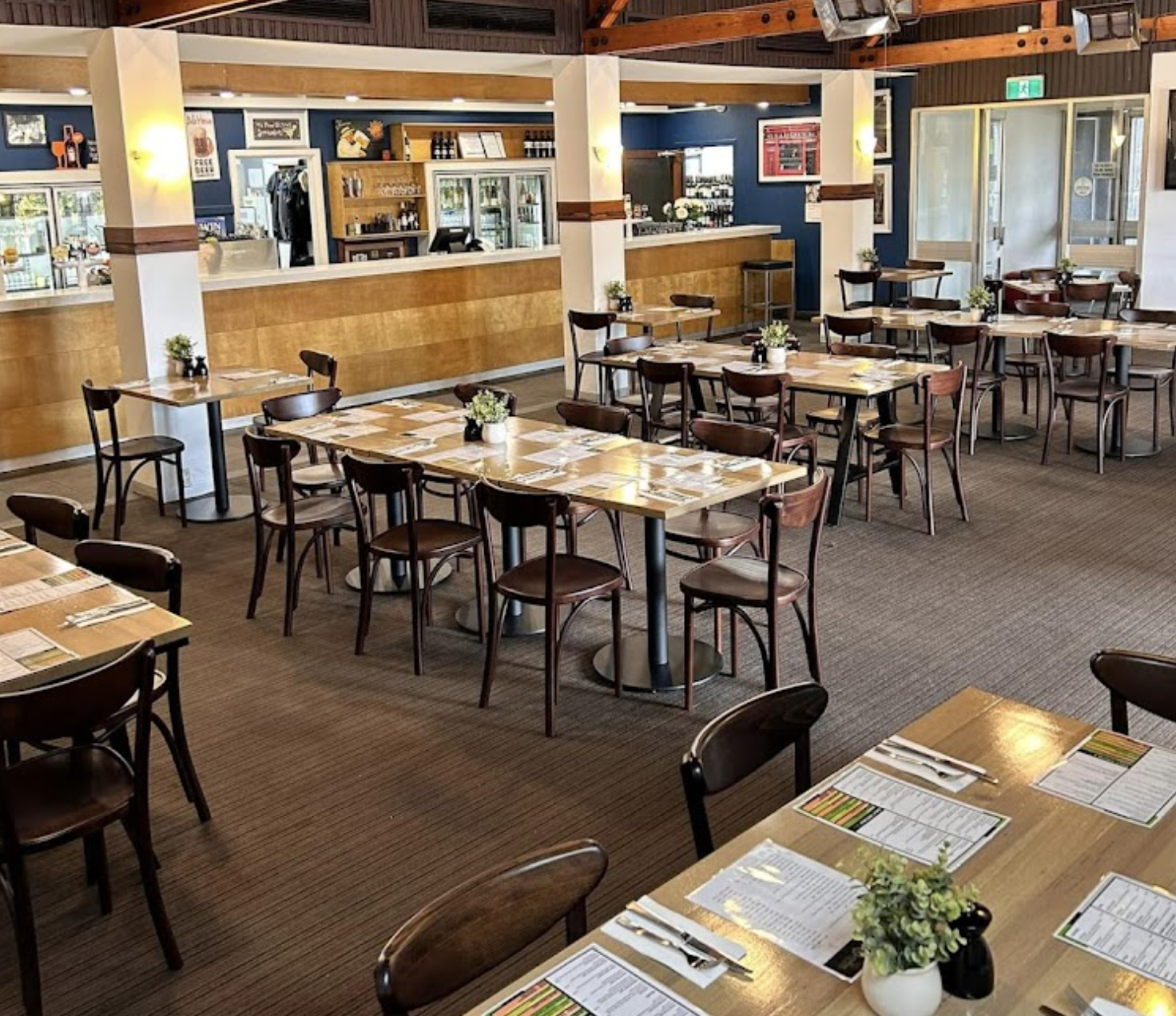 Newpark Bar & Bistro