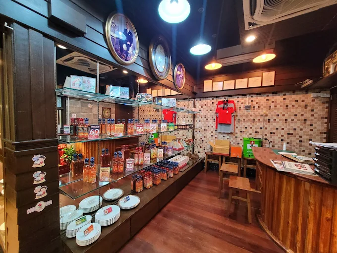 Thipsamai Padthai Pratu Phi