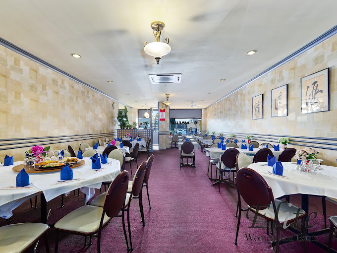 Maple Leaf Chinese & Malaysian Restaurant