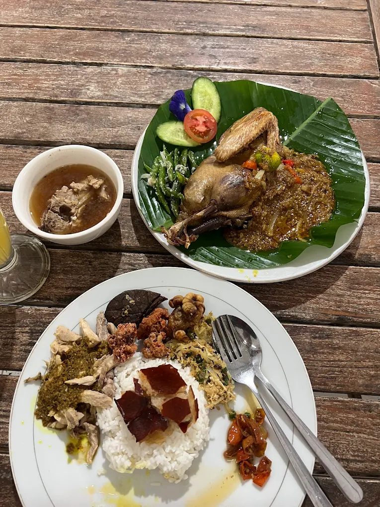 Babi Guling Ibu gendut