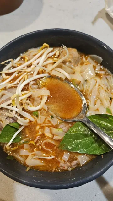 2 Foodies Mount Pritchard