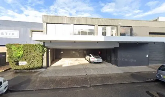 20 Chapel St
