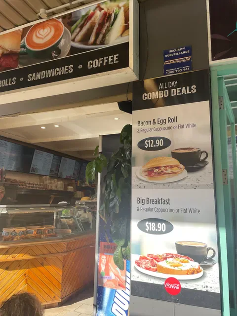 3 Steps Cafe.