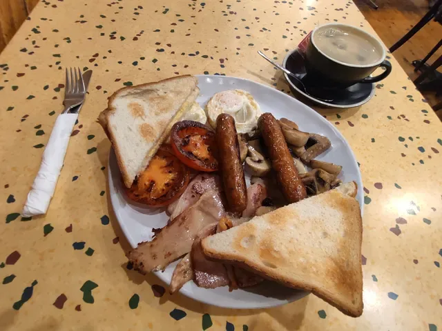 3 Steps Cafe.