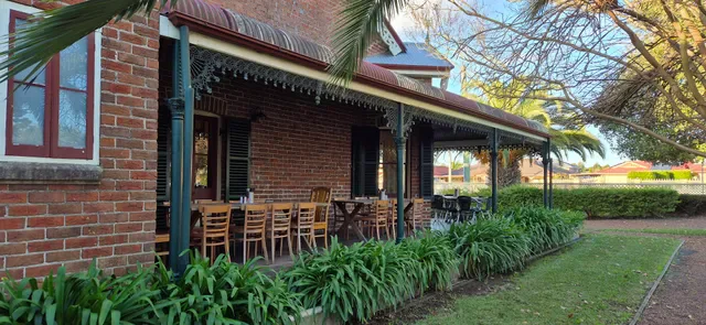 Alroy Tavern