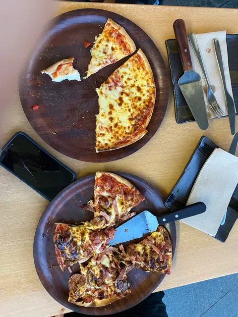 Al's Pizza Pasta & Ribs