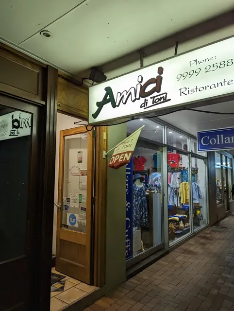 AMICI DI TONI MONA VALE
