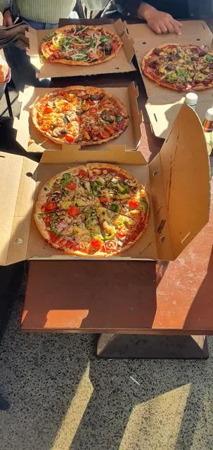 Arthur's Pizza Rosebery
