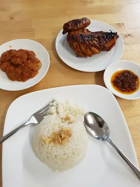 Ayam Bakar 7 Saudara